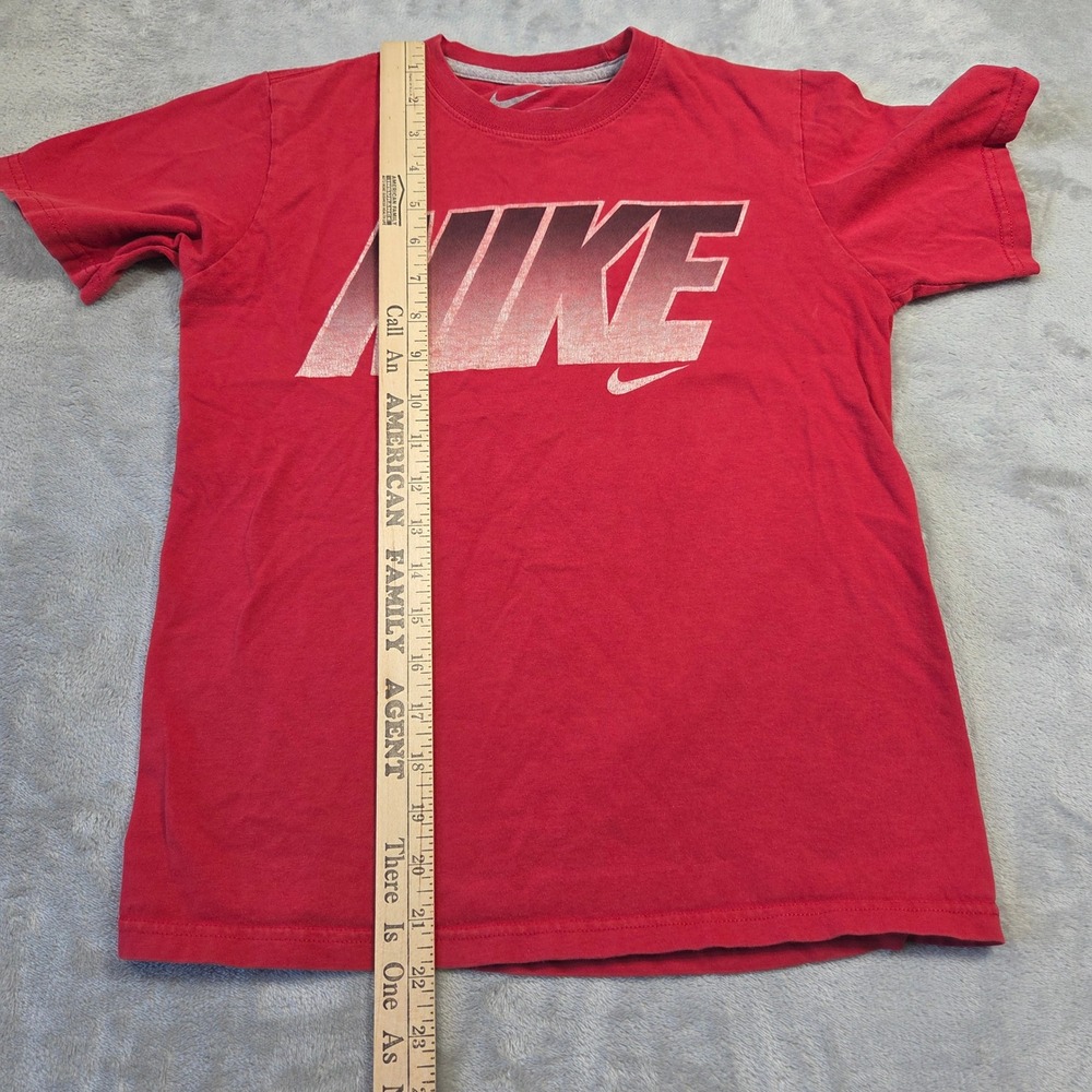 Nike Boys Red Graphic Logo T-Shirt Size M 10-12 Short Sleeve Cotton Tee Casual - Picture 3 of 6